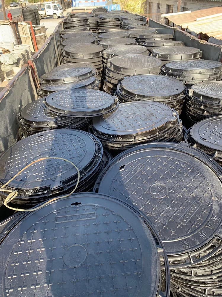 球墨鑄鐵井蓋--發(fā)貨整體車(chē)